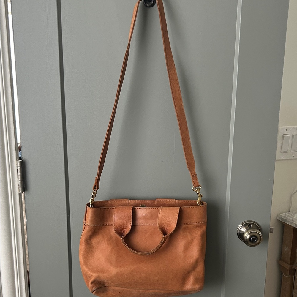 Raven + Lily Tan Leather Shoulder Bag - Picture 2 of 6